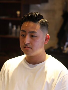 キングスマントーキョー 府中店(KINGSMAN TOKYO) ツーブロックマッシュ/波巻き/ハイライト/束感<理容室><府中駅>