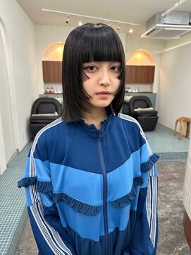 ヒュー(Hew) デザインカット×姫カット×フルバング
