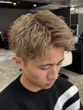 エデアンルクラ 下通(EDEAN Leclat) 熊本メンズカラー ハイトーン ミルクティー MEN'S HAIR