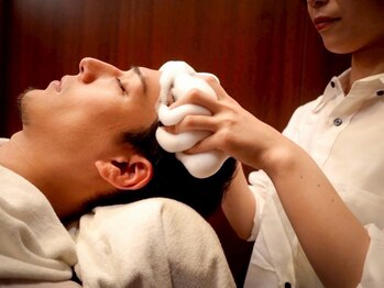 ヒロギンザバーバーショップ 大宮店(HIRO GINZA BARBER SHOP)の写真/【国内外43店舗/個室】ヘッドスパで頭皮ケア。匂い・ムレ除去◎いつでも爽やかな貴方に[大宮/大宮駅]