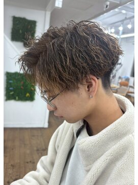 ハイライト20代30代40代ツイストスパイラルパーマメンズサロン