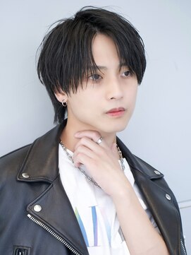 メンズミディアムセンターコンマバング黒髪ショート