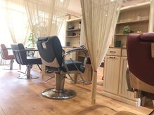 イノセンツ(Innocent'S)の雰囲気（落ち着いた店内☆アットホームな空間サロン☆）