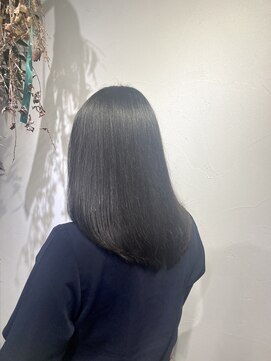 ロク 高田馬場(lok) 後ろ姿が映える艶髪ストレート8【lok 高田馬場】