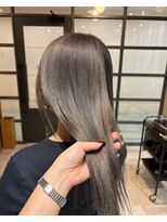 ニール(Neale.)&nbsp;大人ガーリーシルバーグレージュ1.7