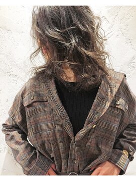 スティードトーキョー(Steed Tokyo) ハイライト×グレージュ×ミディアムレイヤー【Steed/立川】