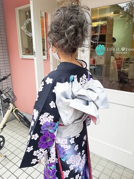 ヘアーアンドスパ コーラルルーム(Hair&spa CORAL room) サイドポニーで盛りヘア♪