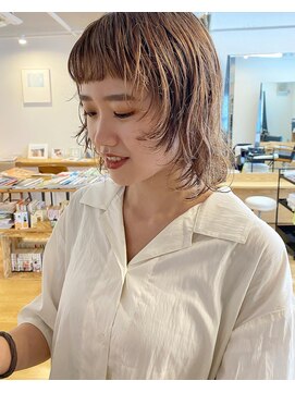 オーランド(ORLAND) オン眉ミディアムウルフ