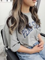 トイロ(toiro)&nbsp;インナーカラー×ホワイトベージュ