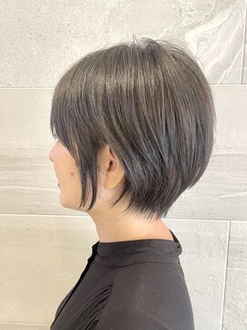 チリンバイロストシティー(Chillin by LOSTCITY) グレージュショート