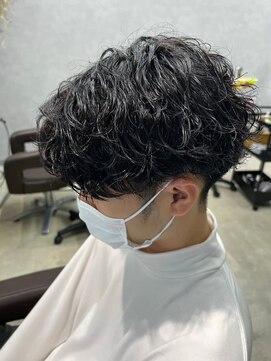 リット×ベリエ(Lit.×belier) 波巻きパーマセンターパートツイストパーマメンズマッシュパーマ