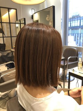 ネオリーブギンザ 銀座店(Neolive GINZA) 切りっぱなしボブ ストレート チョコレートカラー 銀座