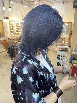 ヴィッカ ヘアーアンドメイク(vikka. hair and make) blueカラー