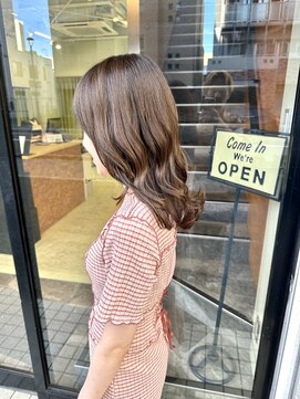 エスト 小倉(est) 赤色マロンベージュ