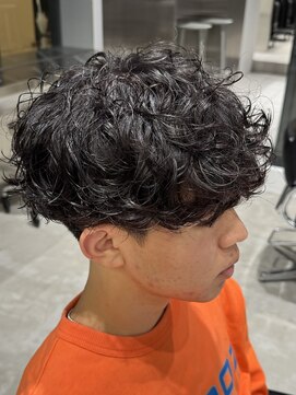 レタッチ バイ フィフス 天神大名(RETOUCH by fifth) シャドウパーマスパイラルパーマ波巻きパーマニュアンスパーマ