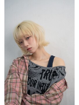 フラミューム 小田原(flammeum) 金髪ウルフ