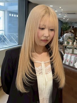 アウラ(AURA) 盛岡ダブルカラーハイトーンカラーブロンド顔周りレイヤーカット