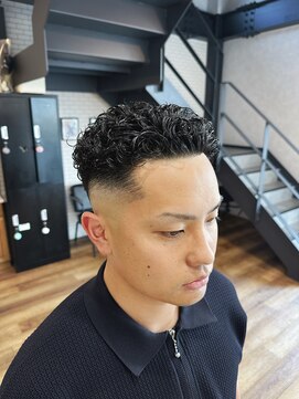 ティグレ(TIGRE) スキンフェード×パーマ