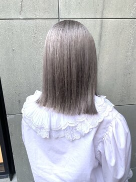 スモーキーシルバー