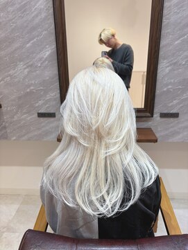 フサ(Fusa) ホワイトカラー