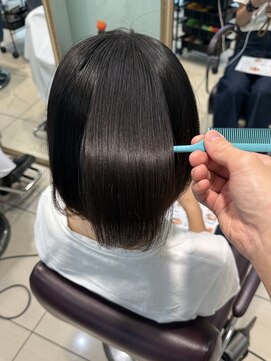 アメリ バイ アピッシュ(Amelie by apish) パーマ落としパーマ戻しミディアムパーマ失敗ストレートヘア