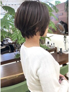 キアラ(Kchiara) 奥行きある大人のショートkchiara川野直人福岡