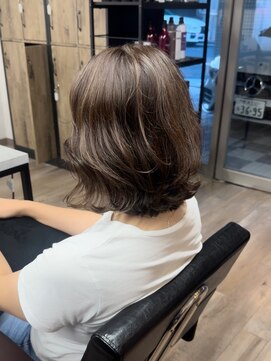 ヴィフ 大船(VIF) レイヤーカットくびれヘアカットハイライトカラーケアブリーチ