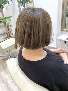 ミミ(MIMI) ベージュ系カラー×ハイライト