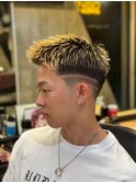 2163黒髪金メッシュ刈り上げバリカンアートビジネスサイドパート