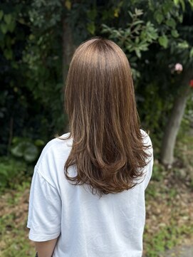 ベルフェミンイオンS.C 柔らか透明感カラー×ケラスターゼケアで艶髪スタイル