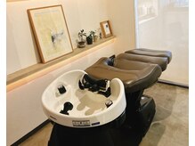 首に負担の少ないフルフラットシャンプー台。スパもオススメ^^