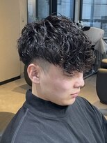 ブルニール 中崎町(BLEUNIR)&nbsp;スペインカール　ツイストスパイラル　前下がり　刈り上げ