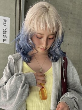 イェッカ パビル(YECCA pabil) ホワイト×ブルーデザイン