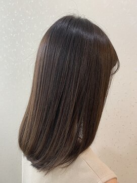 カグヤヒメ(kaguyahime) 光の帯をまとう、サラ艶ミディアム