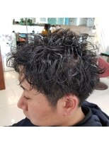 クオリス 赤塚店(QUALIS)&nbsp;波巻き束感ショートツーブロックマッシュアップバングコンマヘア