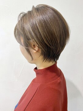 アイティーバイアルバム 下北沢店(IT by ALBUM) ハイライトショート_アースカラーくびれヘアツートン_ba363851