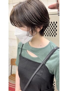 コス(kos) 大人可愛い/ココアベージュ/グレージュカラー/ボブウルフ/黒髪