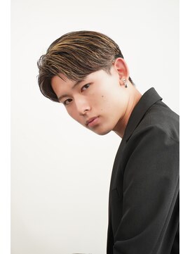 ゴールド 京都(GOALD) 大人め七三ヘア　刈り上げ　ハイライト