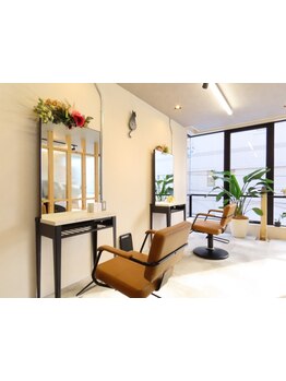 一人一人のお客様としっかりと向き合えるプライベート空間。周りを気にせず、ゆったりとした時間を。