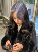 アイスブルーラベンダーとダークグレーのルーツカラー
