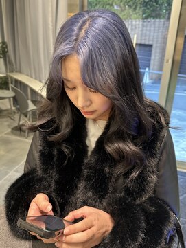 アニュー(A'nyu) アイスブルーラベンダーとダークグレーのルーツカラー