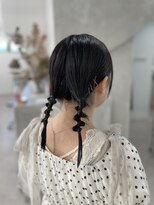 ライド ヘアー(RIDE HAIR) タイトツインテールアレンジ