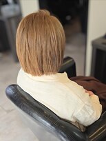 メゾン アヴァロ(Maison Avallo) ベージュ切りっぱなしボブ
