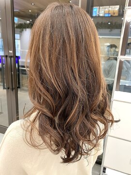 ステア ケース(stair case) コテ巻き風パーマ　レイヤーカット　銀座ヘアサロン