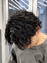 オーバル ジングウマエ(OVARL jingumae)&nbsp;縦落ちパーマセンターパートシャドウパーマフェザーパーマ