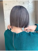 グレージュミニボブ_コンマヘアホワイトアッシュショートパーマ
