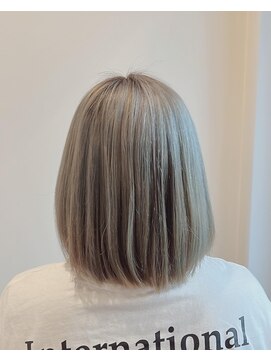 カリーナカリーノ(Carina Carino) イヤリングカラー、インナーカラー