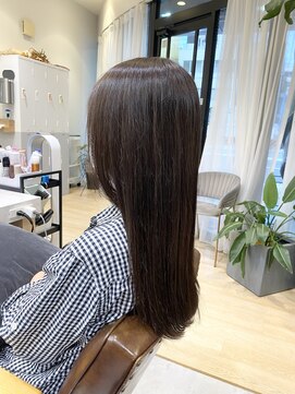 カルナ バイ エルモ(calna by ELMO) くびレイヤーエモージュデザインカラーベージュミディ