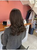 オリーブベージュ