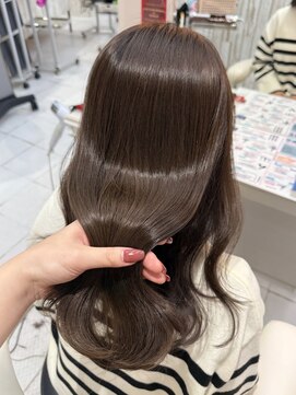 キャパ(CAPA) 小顔ワンレンボブルフベージュ黒髪ハイライト2